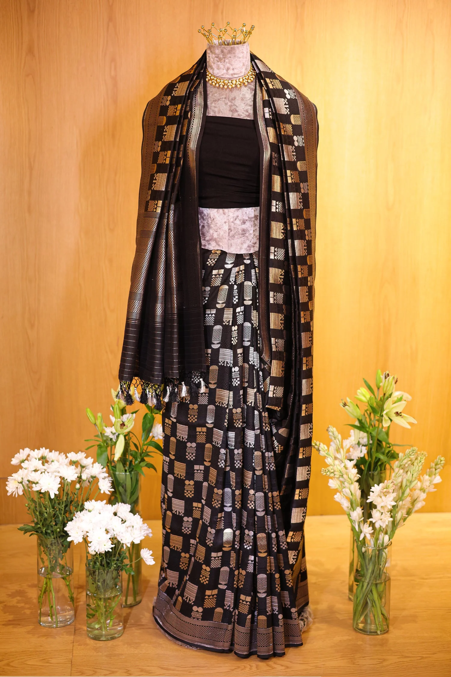 Black Banarasi Silk Woven Saree - Image 4