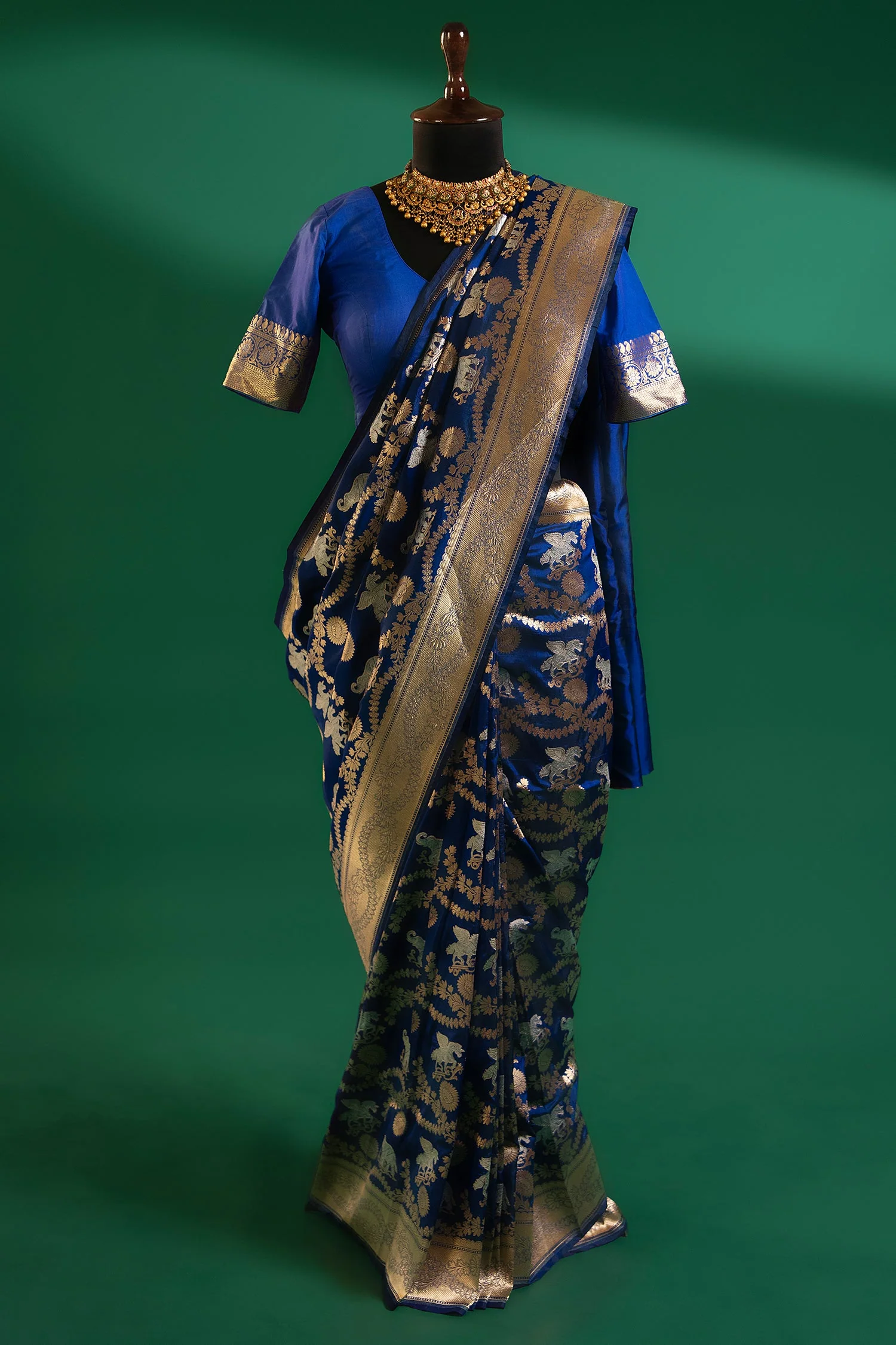 Blue Banarasi Silk Animal Motif All Over Woven Saree - Image 2