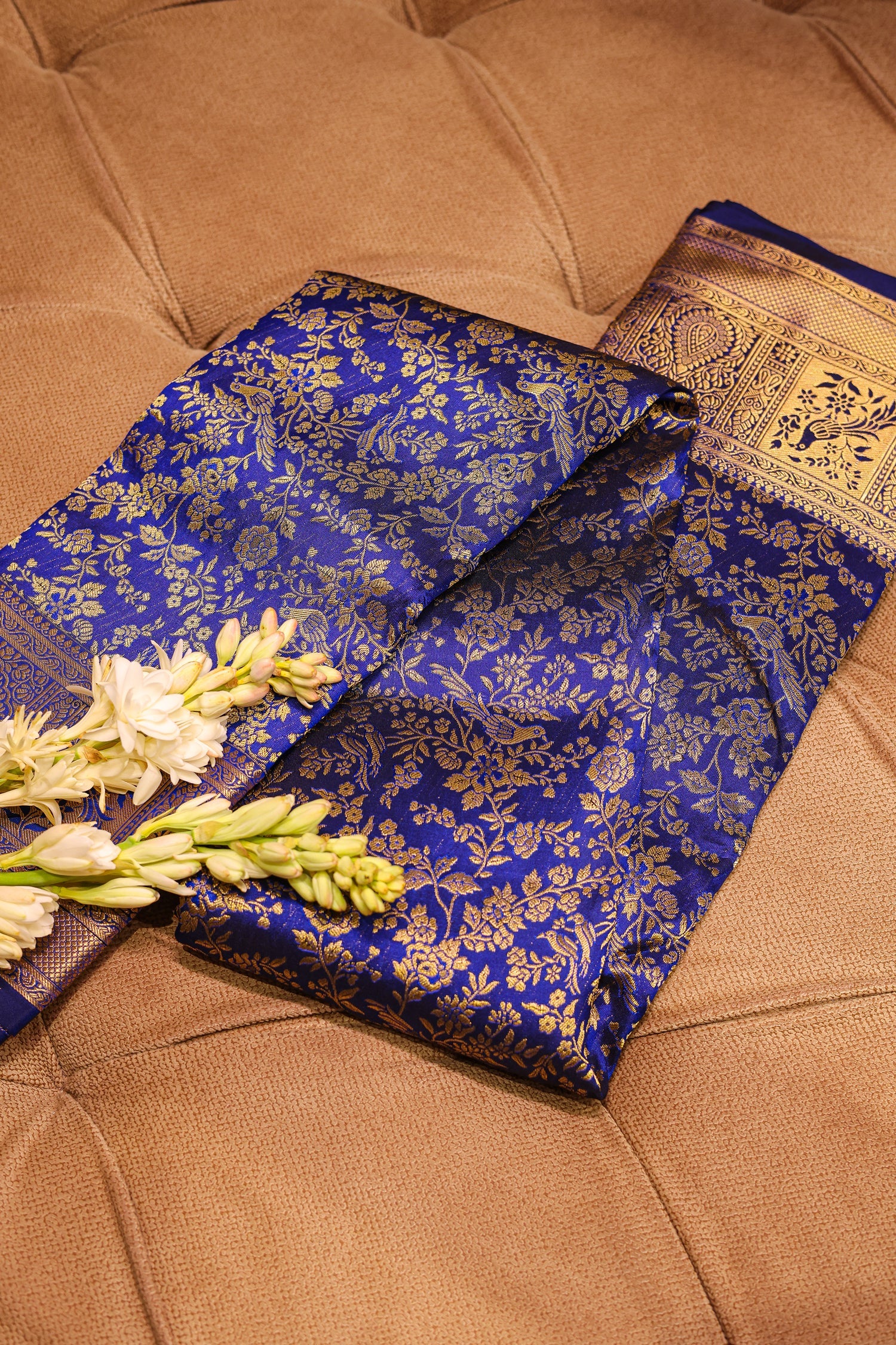 Blue Kanchipuram Silk Traditional Woven Saree - Image 3