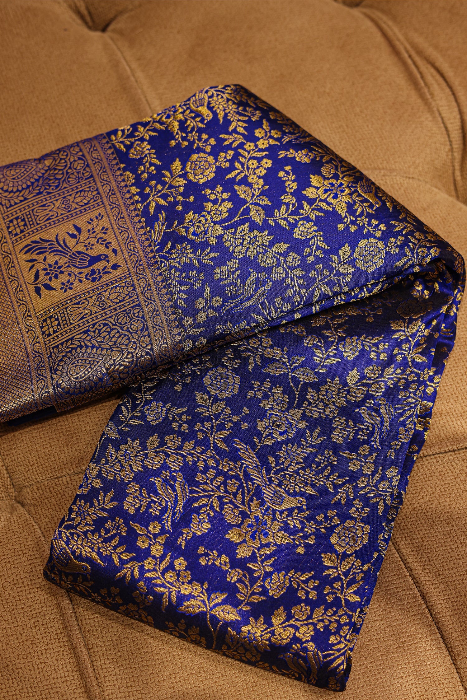 Blue Kanchipuram Silk Traditional Woven Saree - Image 4