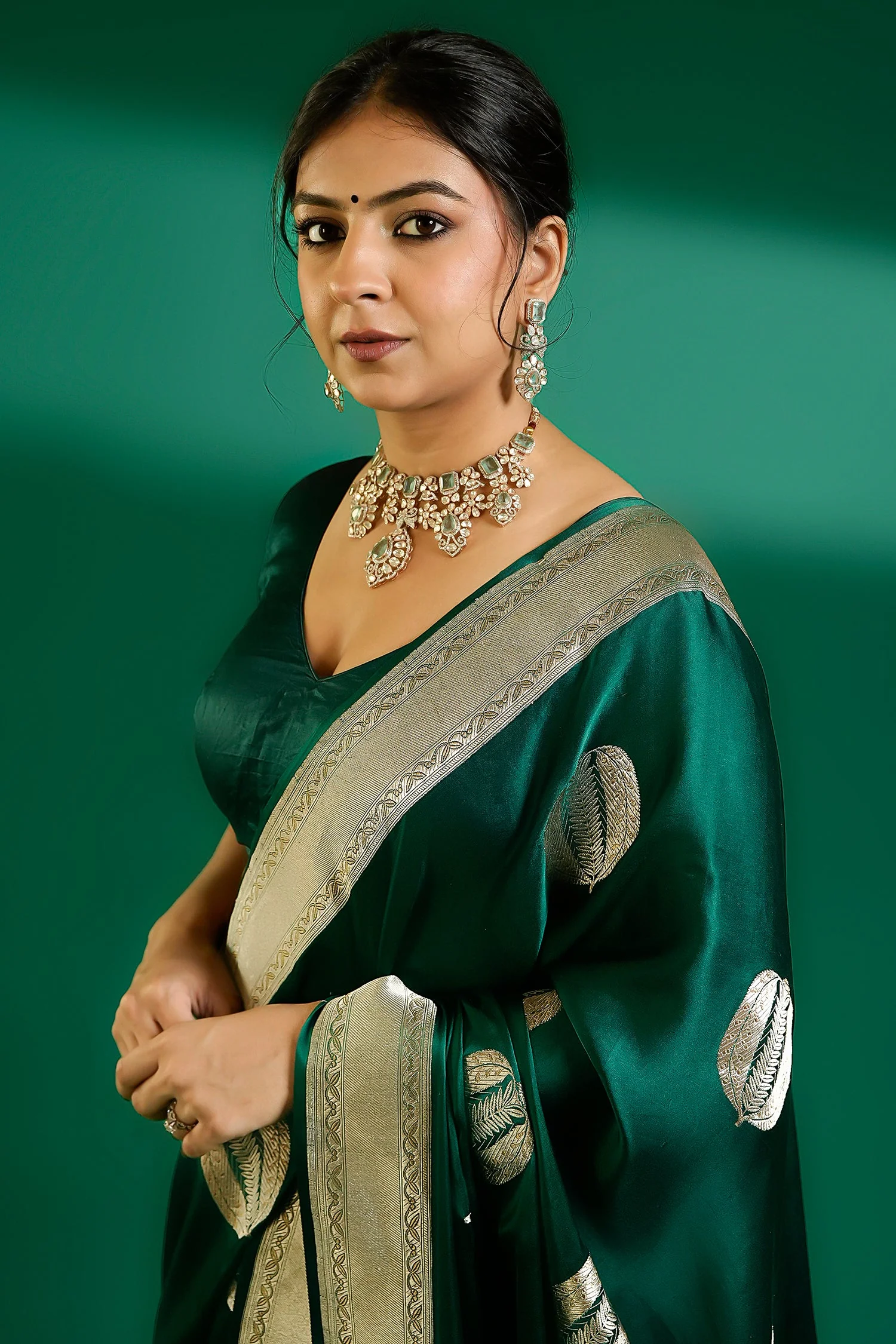 Bottle Green Mango Silk Woven Saree Contrast Border and Pallu - Image 5