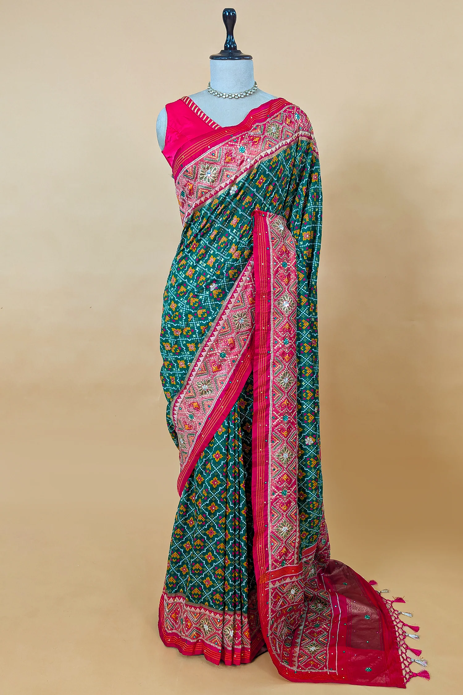 Dark Green Silk Traditional Woven Saree with Contrast Border and Pallu - Image 3