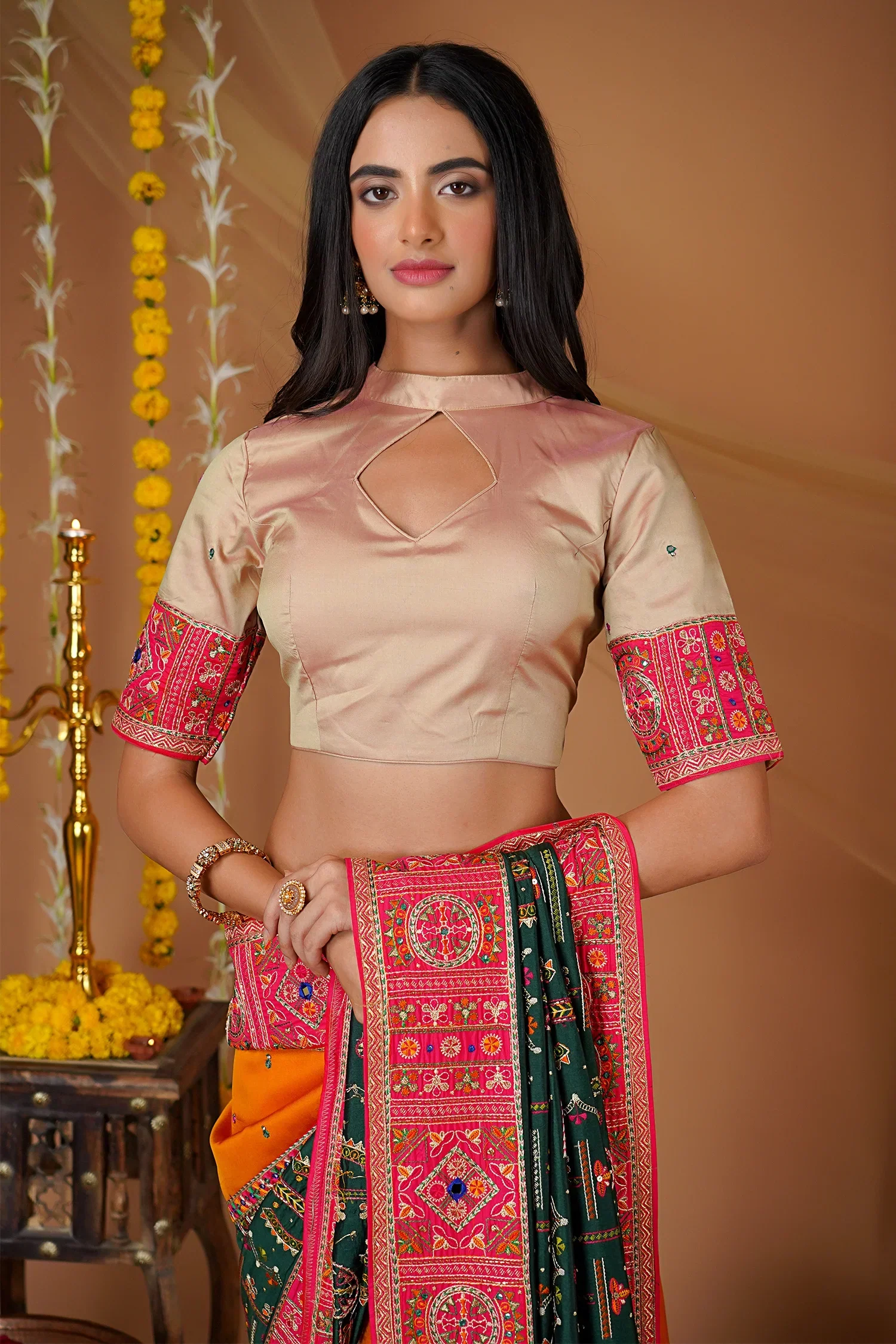Forest Green Embroidered Saree in Silk with Contrast Border and Pallu - Image 5