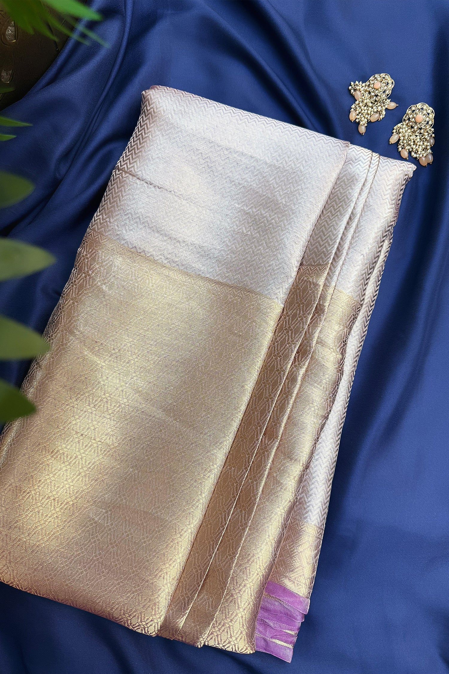 Golden Kanchipuram Tissue Silk Woven Saree - Image 3