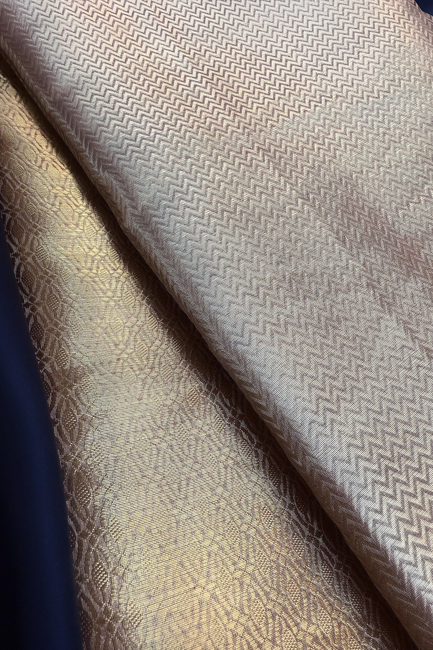 Golden Kanchipuram Tissue Silk Woven Saree - Image 6
