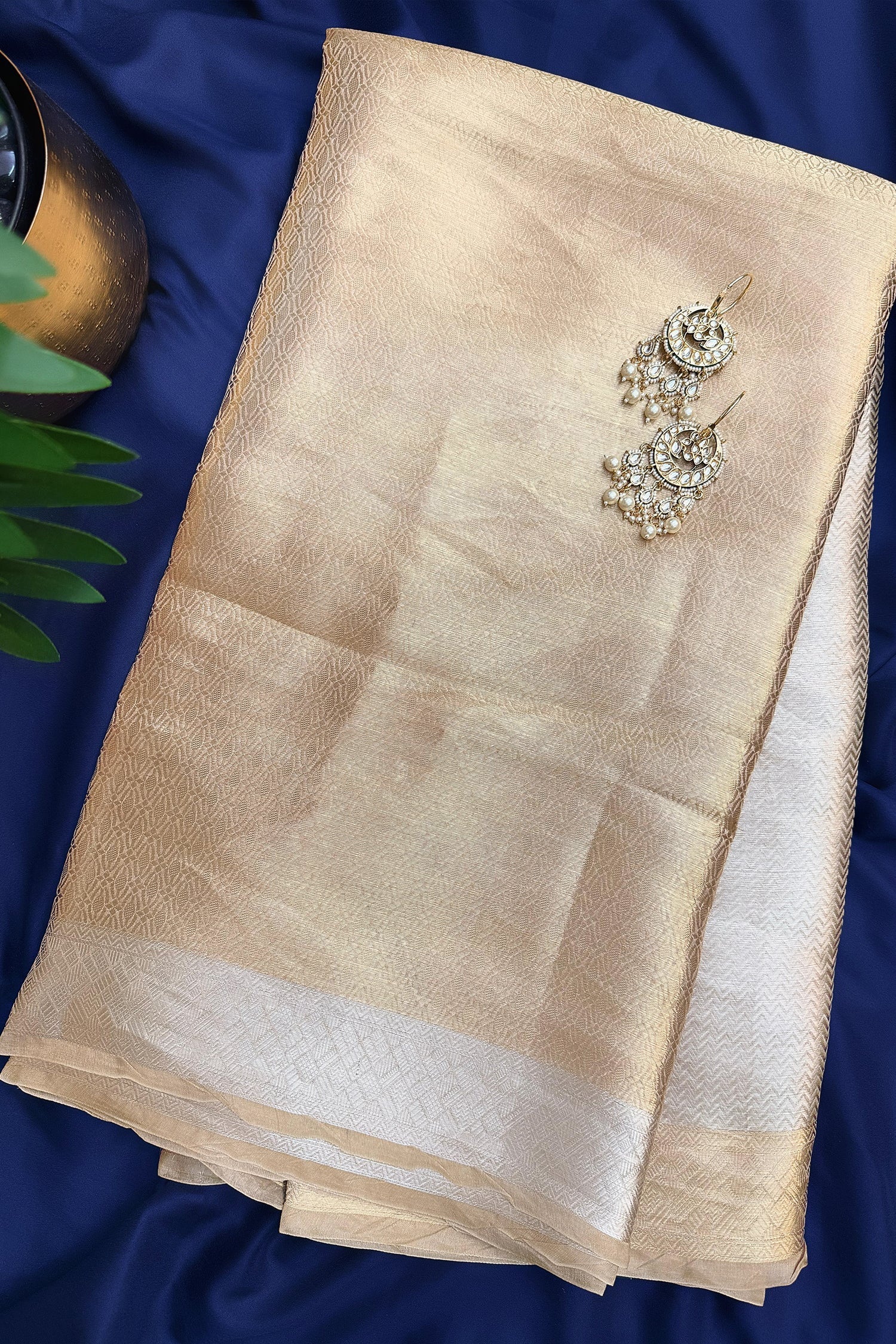 Golden Kanchipuram Tissue Silk Woven Saree - Image 3