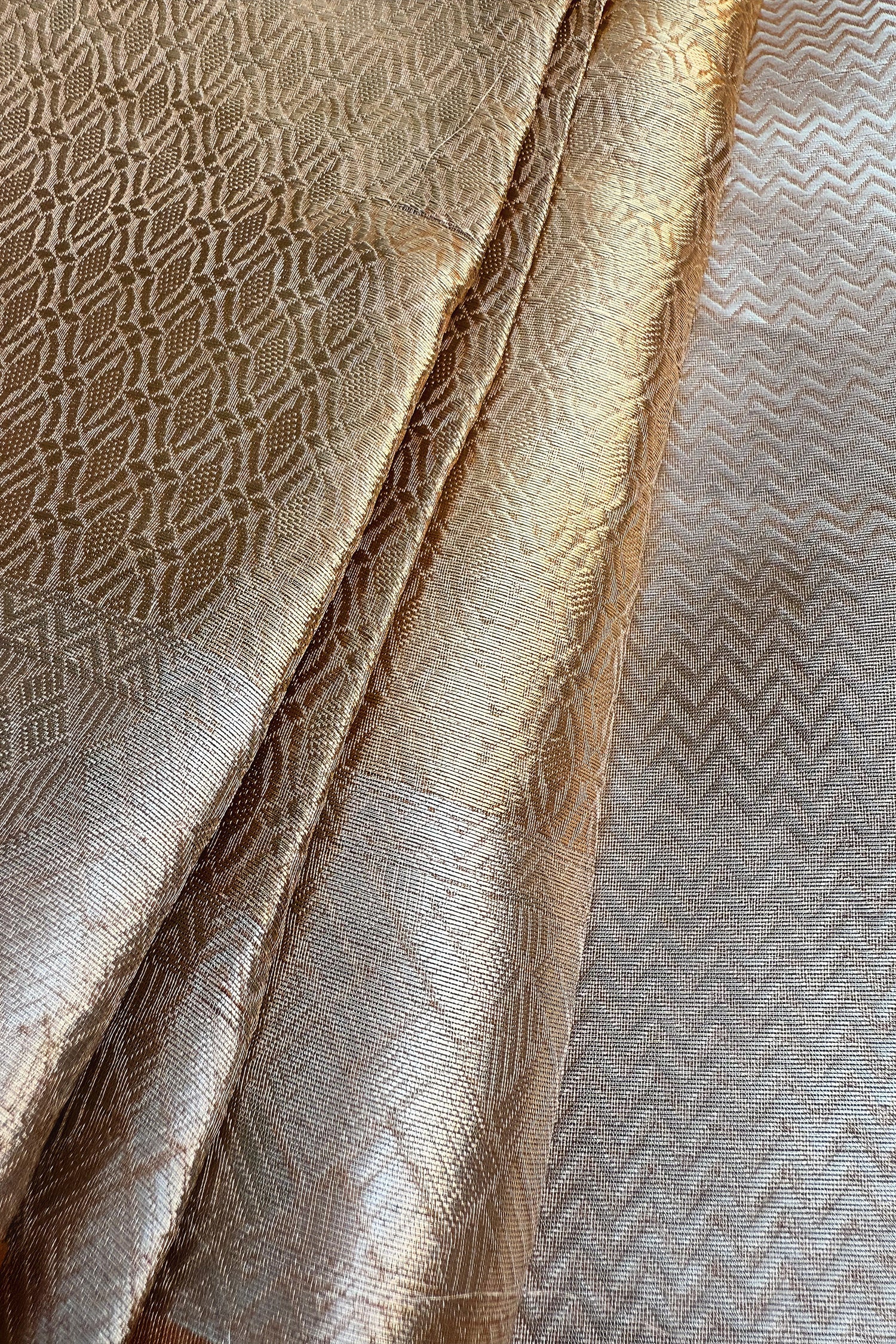 Golden Kanchipuram Tissue Silk Woven Saree - Image 7