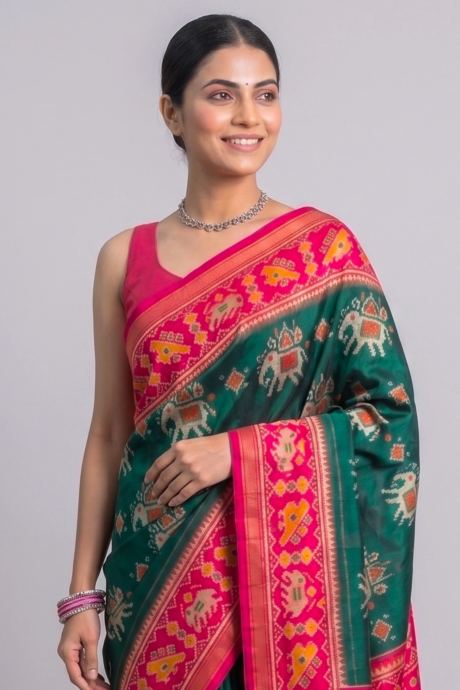 Green Art Silk Saree with Patola Border and Contrast Pallu - Image 2