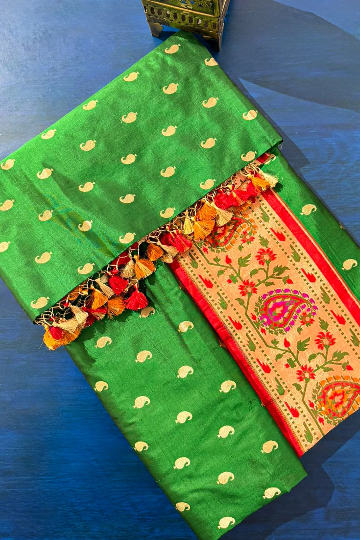 Green Silk Traditional Paisley Woven Saree with Contrast Border and Pallu - Image 3
