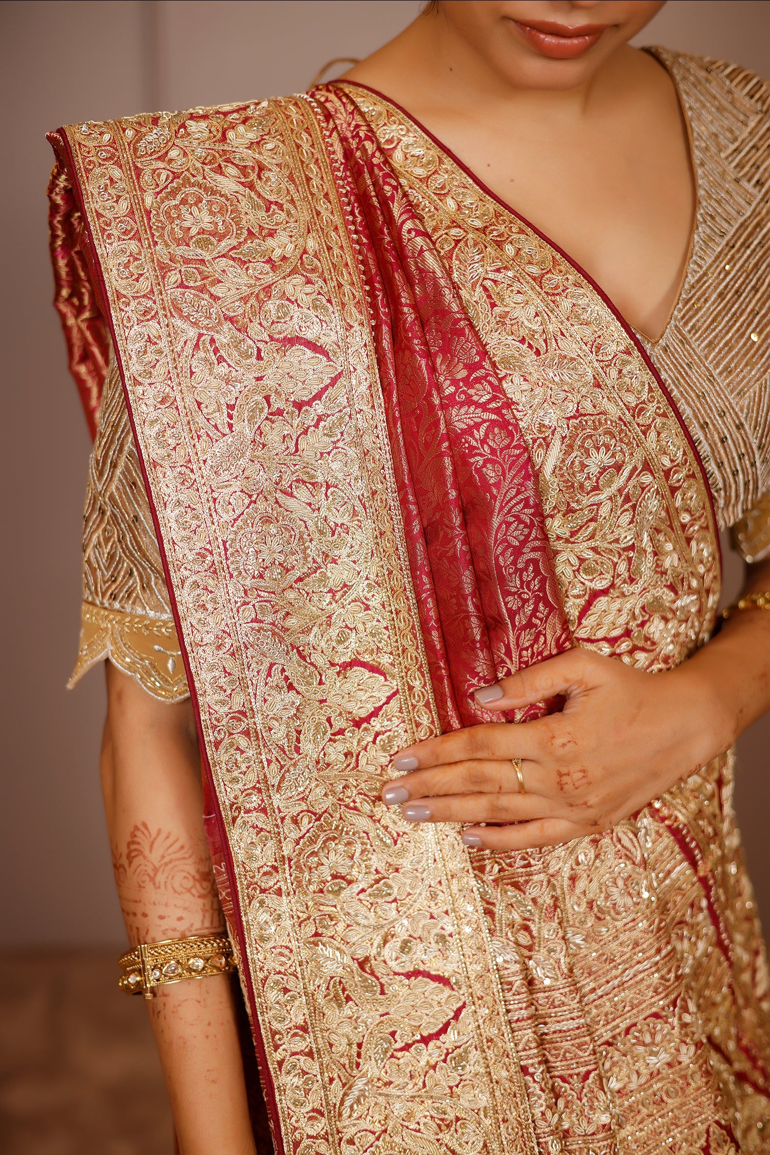 Magenta Kanchipuram Silk Traditional All Over Woven Saree with Handworked Border and Pallu - Image 4