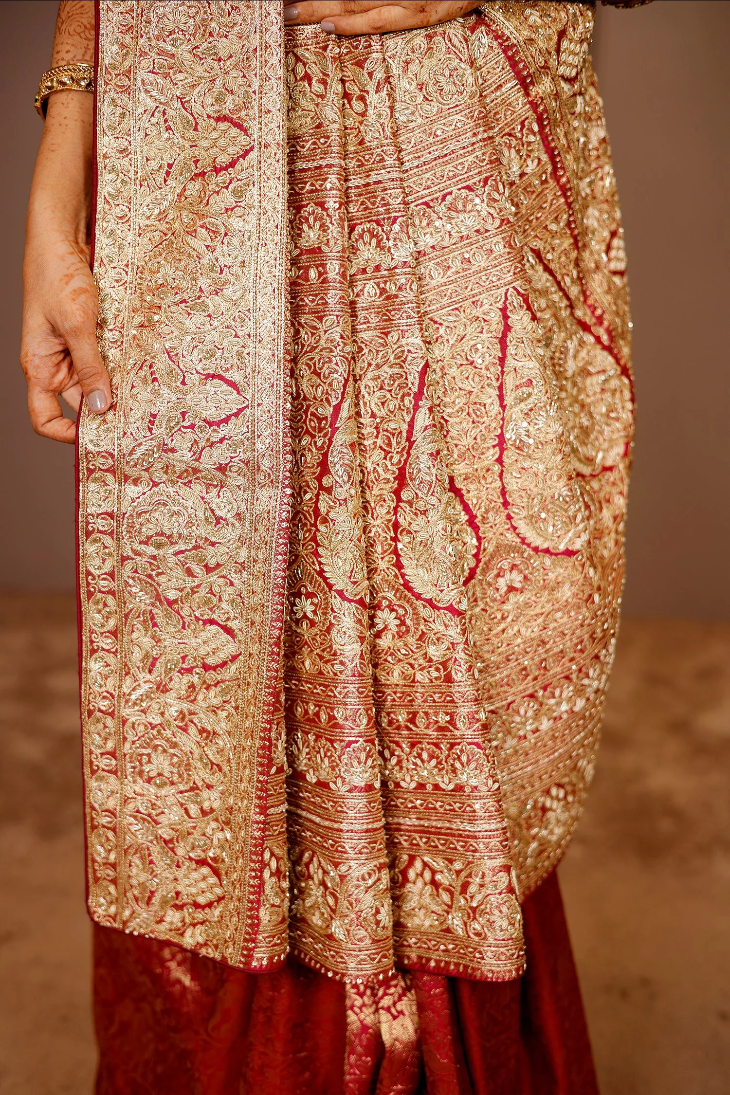 Magenta Kanchipuram Silk Traditional All Over Woven Saree with Handworked Border and Pallu - Image 5