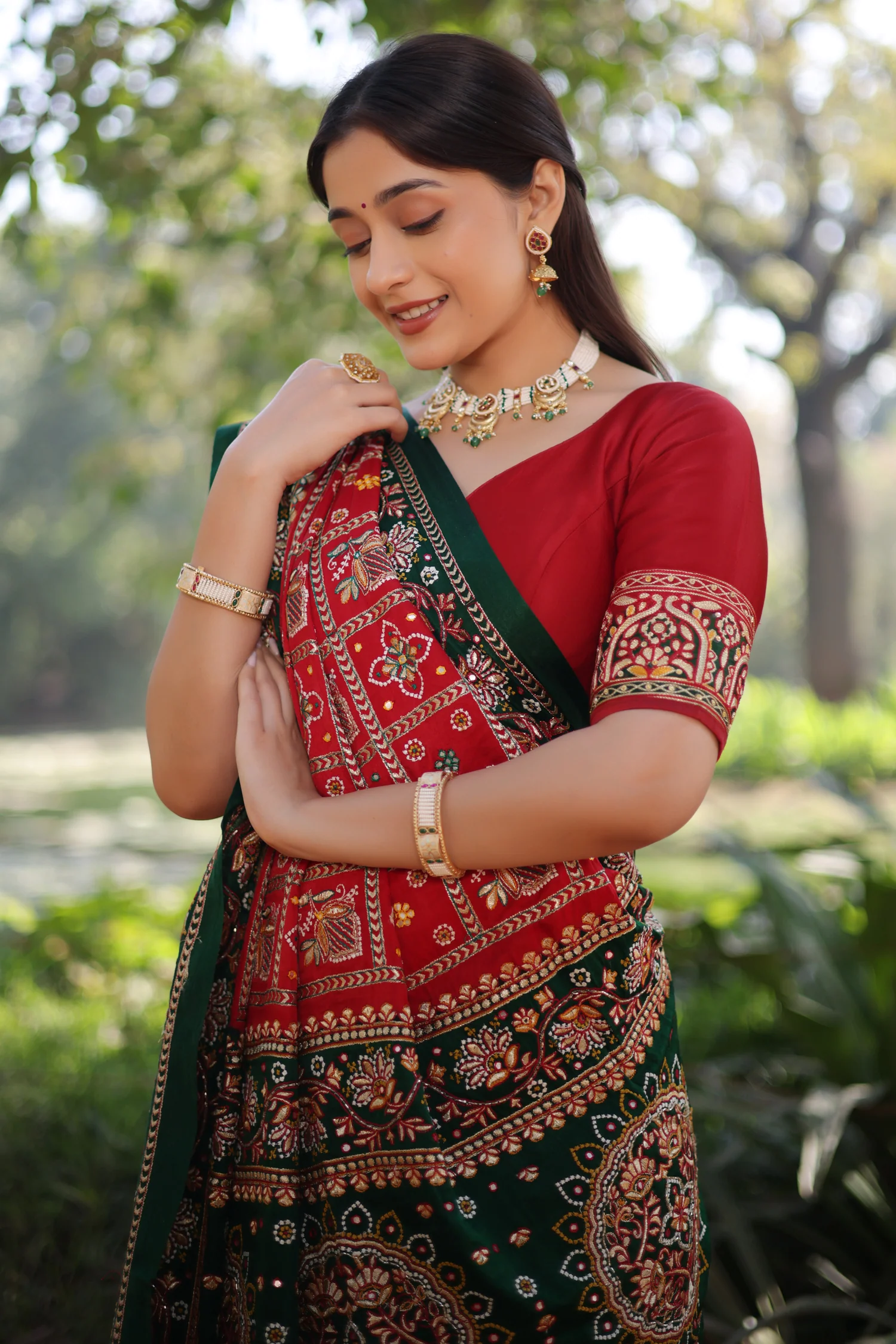 Maroon Gaji Silk Traditional Gharchola with Contrast Pallu and Border - Image 5