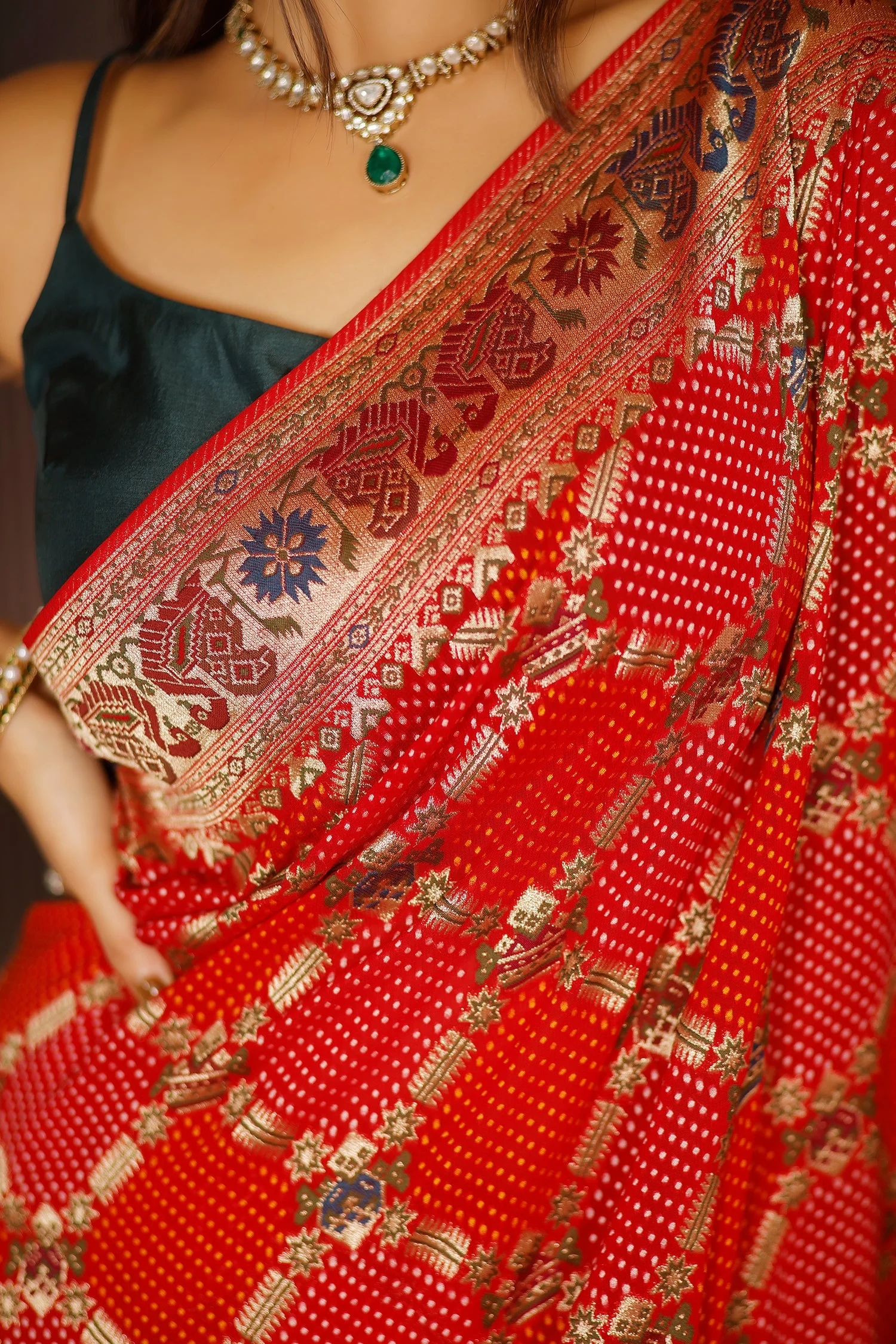 Multi Colored Georgette Meenakari Weaving Saree - Image 5