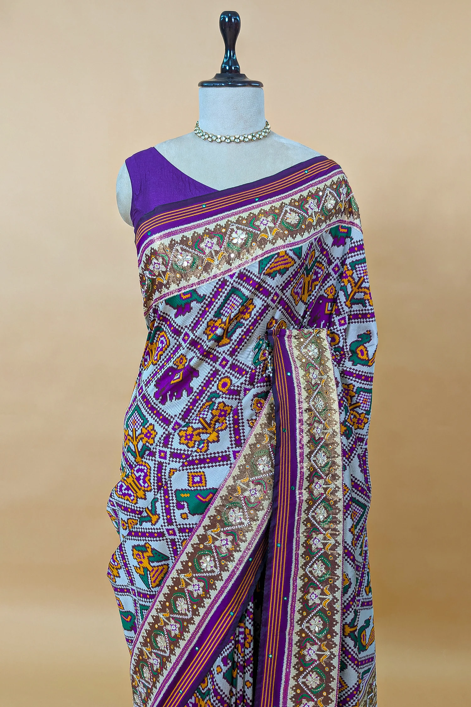 Off White and Purple Silk Traditional Checks Patola Saree - Image 4