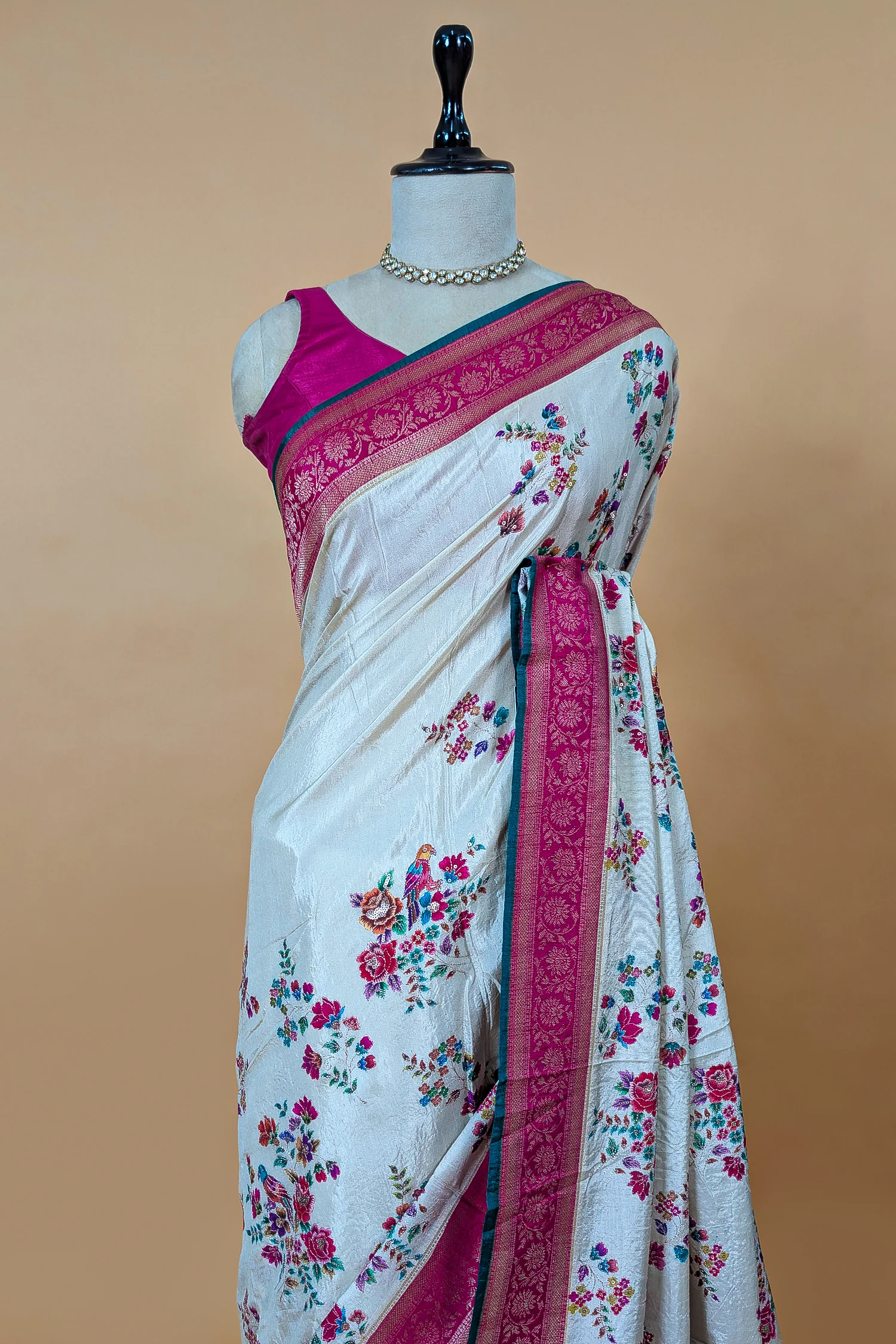 Off White Dola Silk Floral and Bird Motif Saree with Contrast Woven Border and Pallu - Image 4