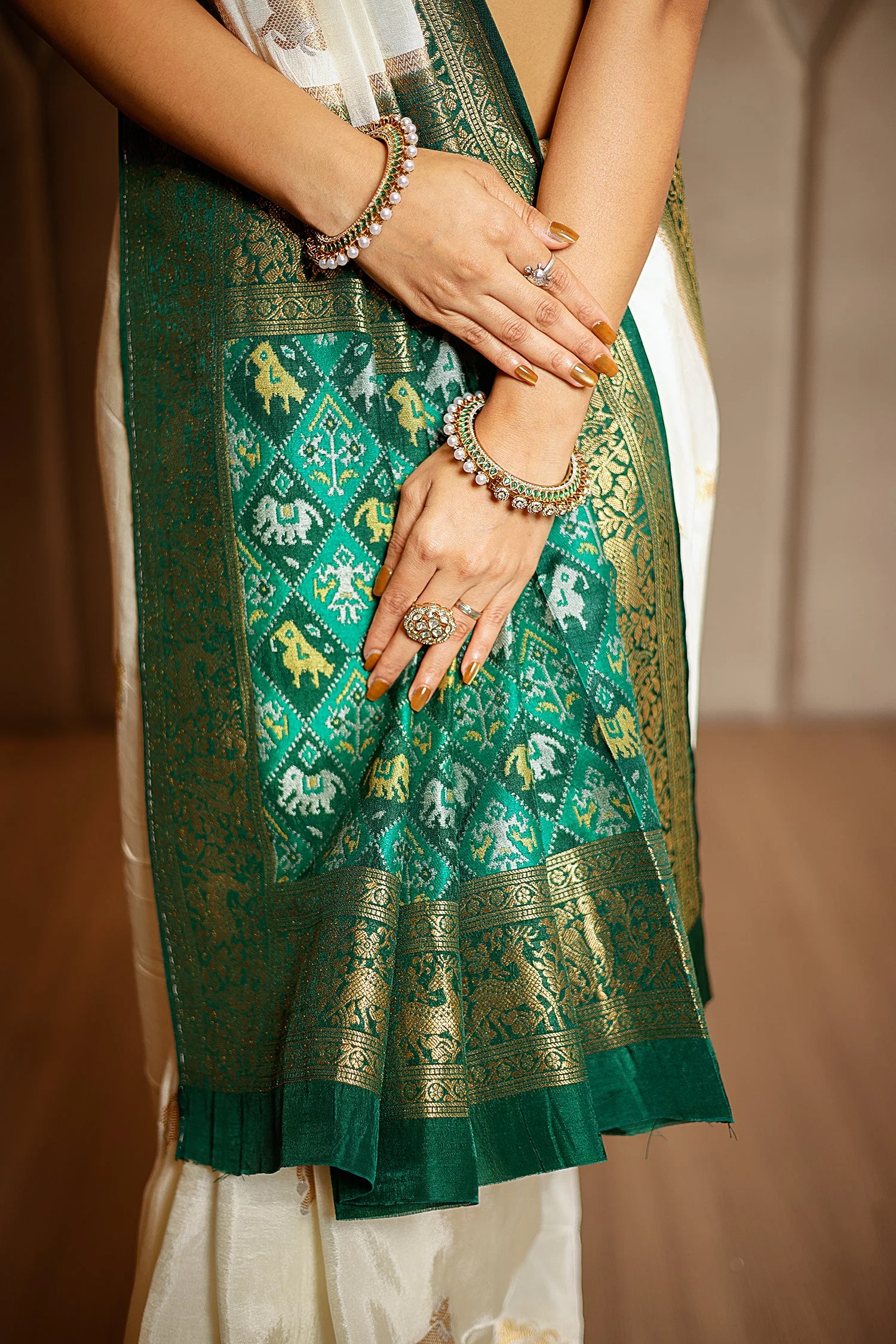 Off White Dola Silk Woven Butta Saree with Contrast Woven Border and Patola Pallu - Image 5
