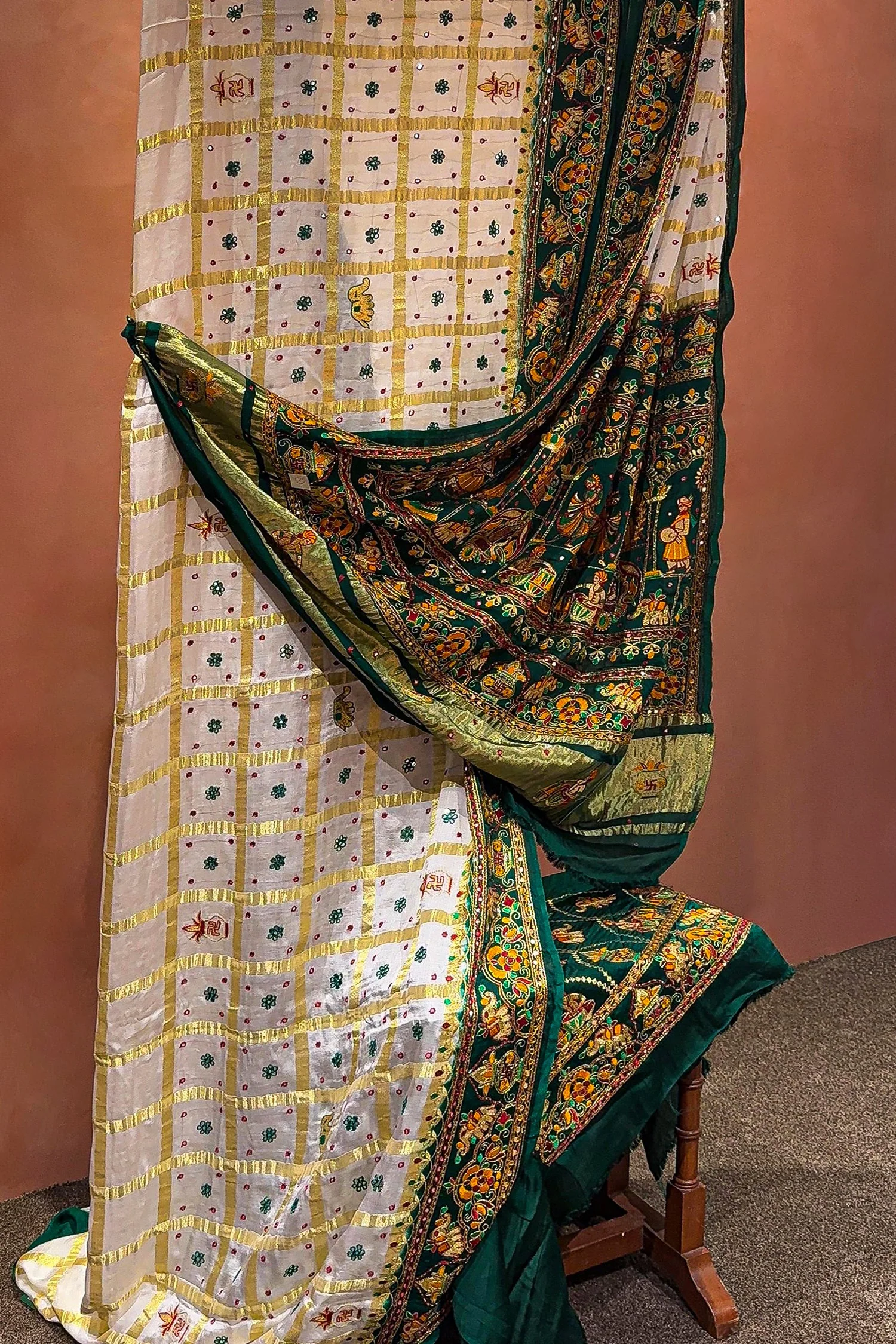 Off White Gaji Silk Traditional Bridal Panetar Saree - Image 2