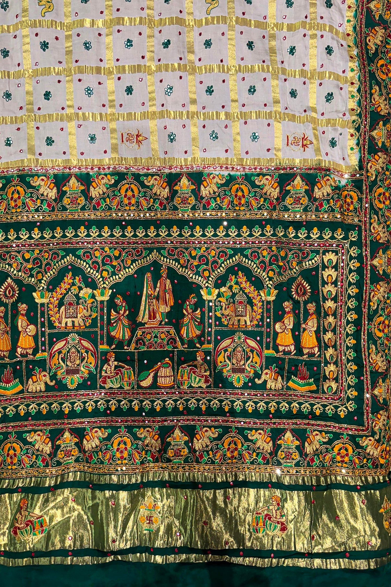Off White Gaji Silk Traditional Bridal Panetar Saree - Image 4