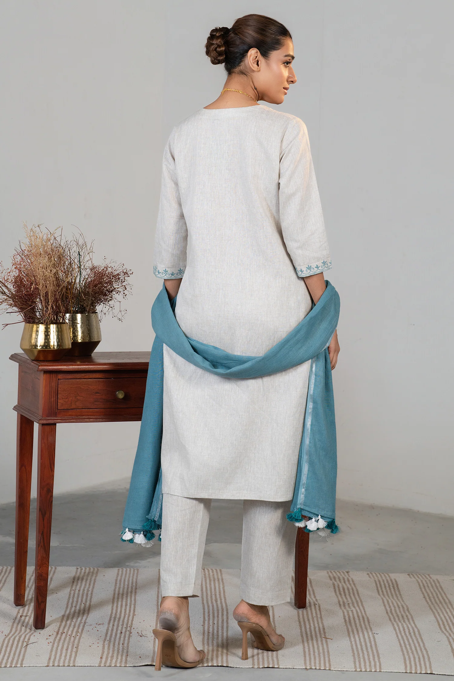 Off White Linen Straight Cut Contrast Embroidered Kurti Set - Image 3