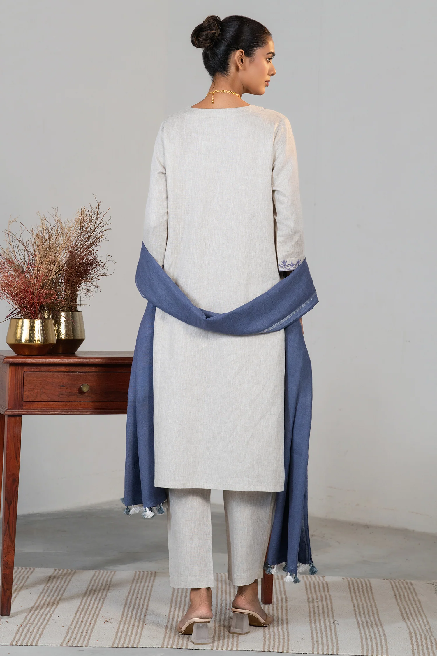 Off White Linen Straight Cut Contrast Embroidered Kurti Set - Image 4