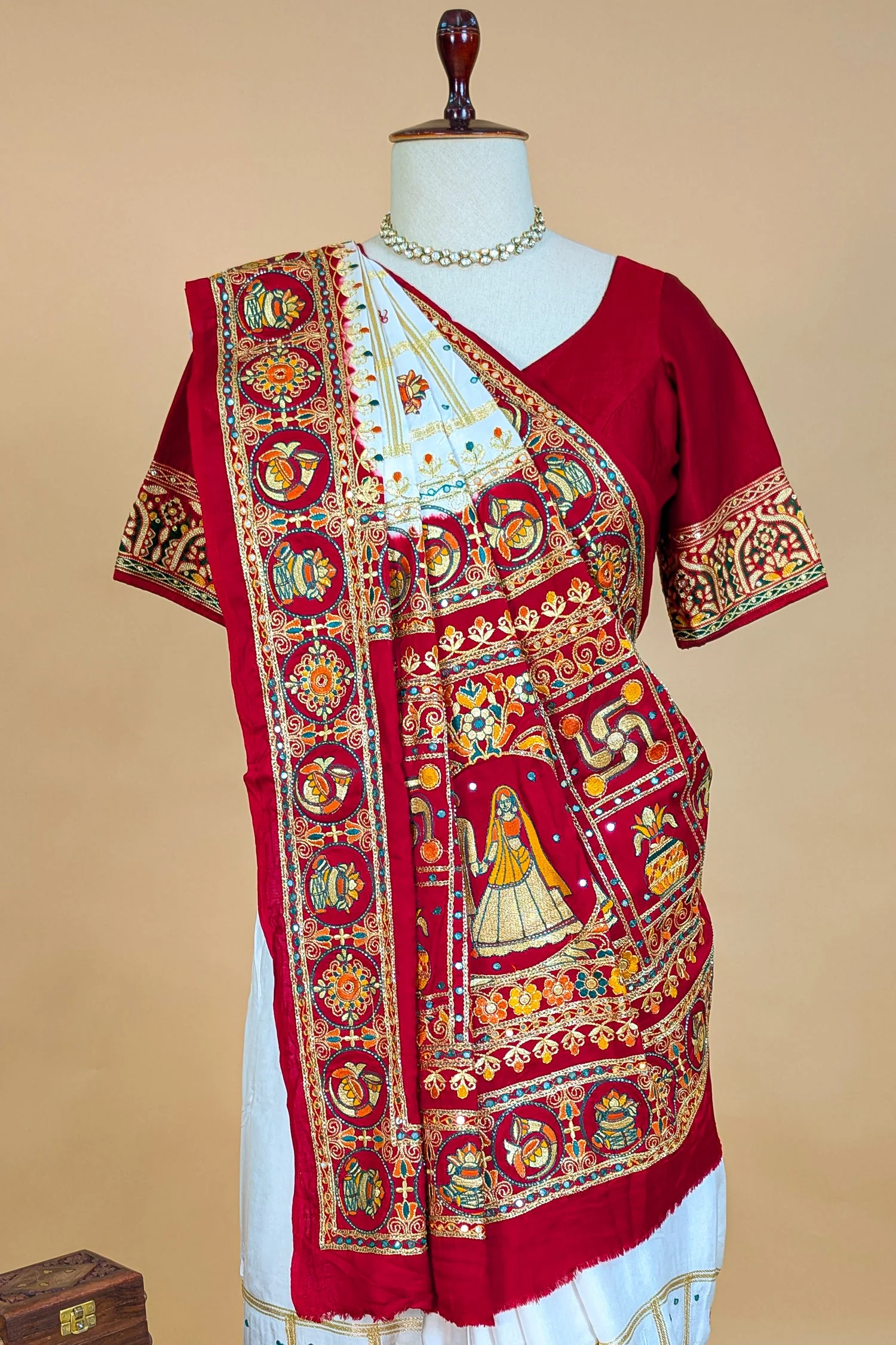 Pearl White Gaji Silk Bridal Panetar Saree with Embroidery - Image 6