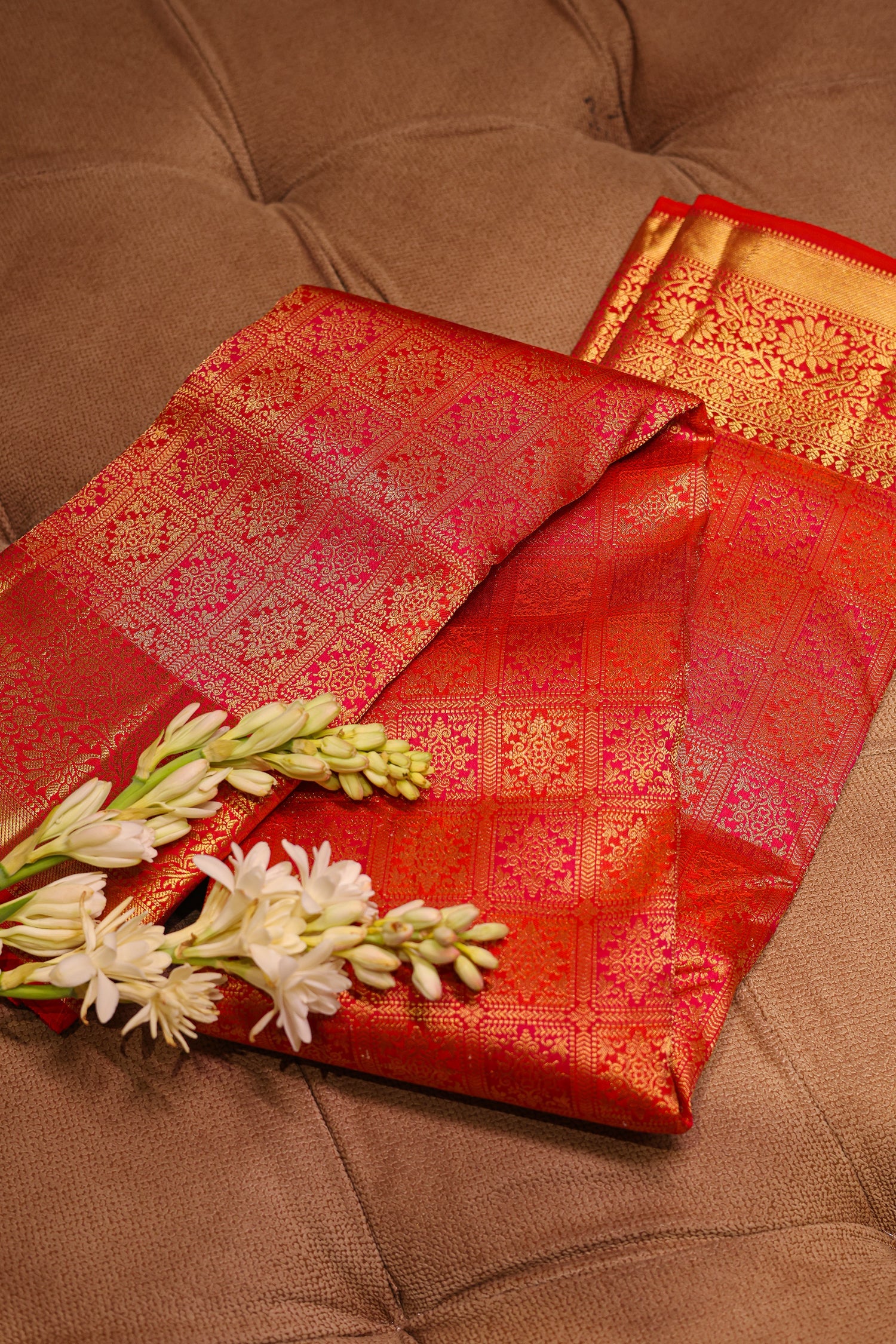 Pink and Red Dual Toned Kanchipuram Silk Woven Saree - Image 3