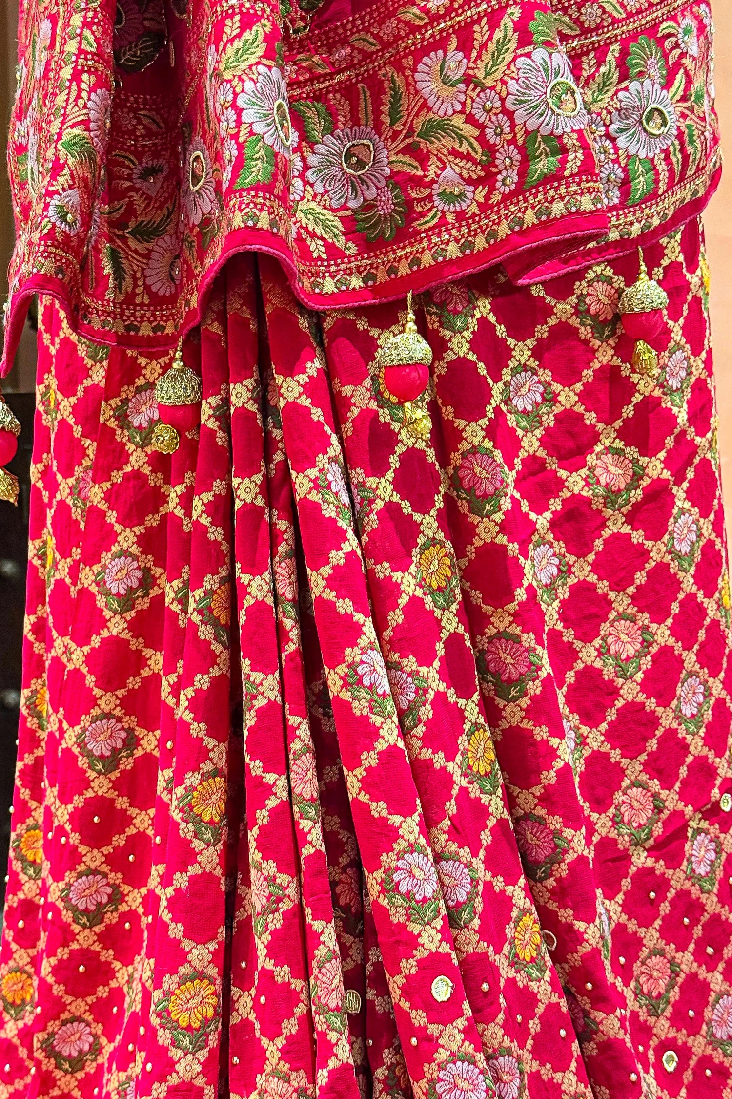 Pink Georgette Floral Woven Bandhej Saree with Cutdana - Image 5