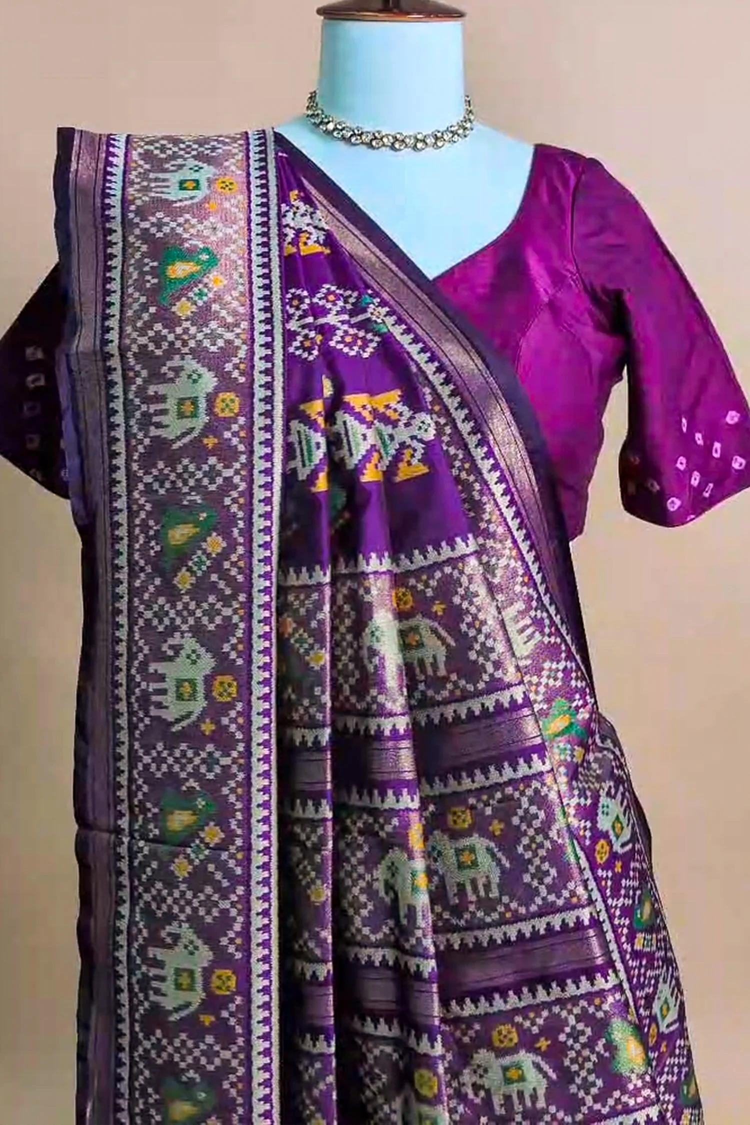 Purple Art Silk Woven Patola Saree - Image 4