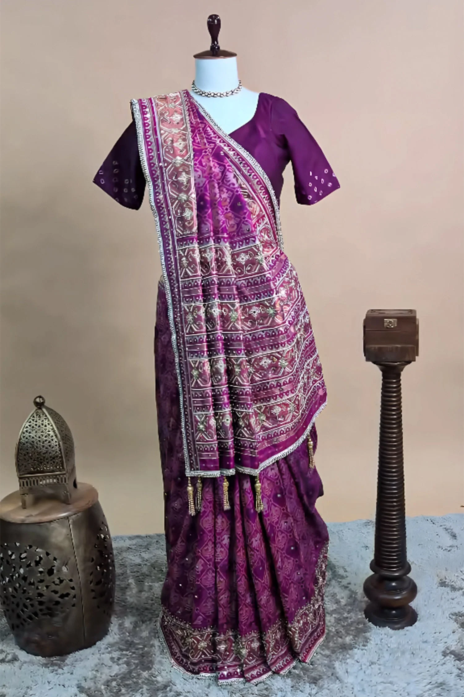 Rani Pink Silk Traditional Woven Patola Saree with Cutdana and Beads Work - Image 2