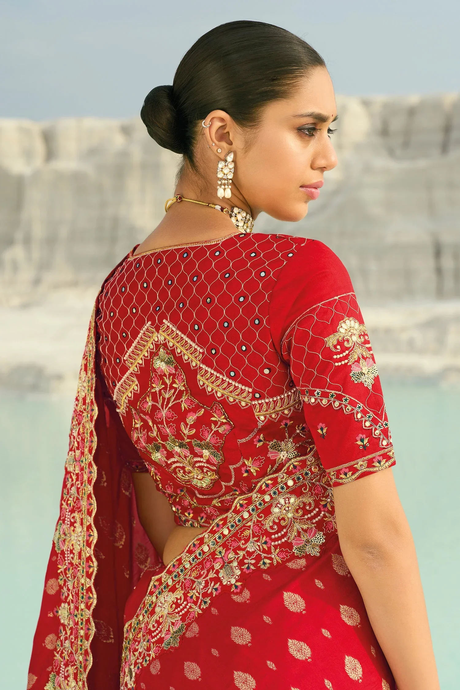 Red Viscose Woven Saree with Embroidery Border - Image 4