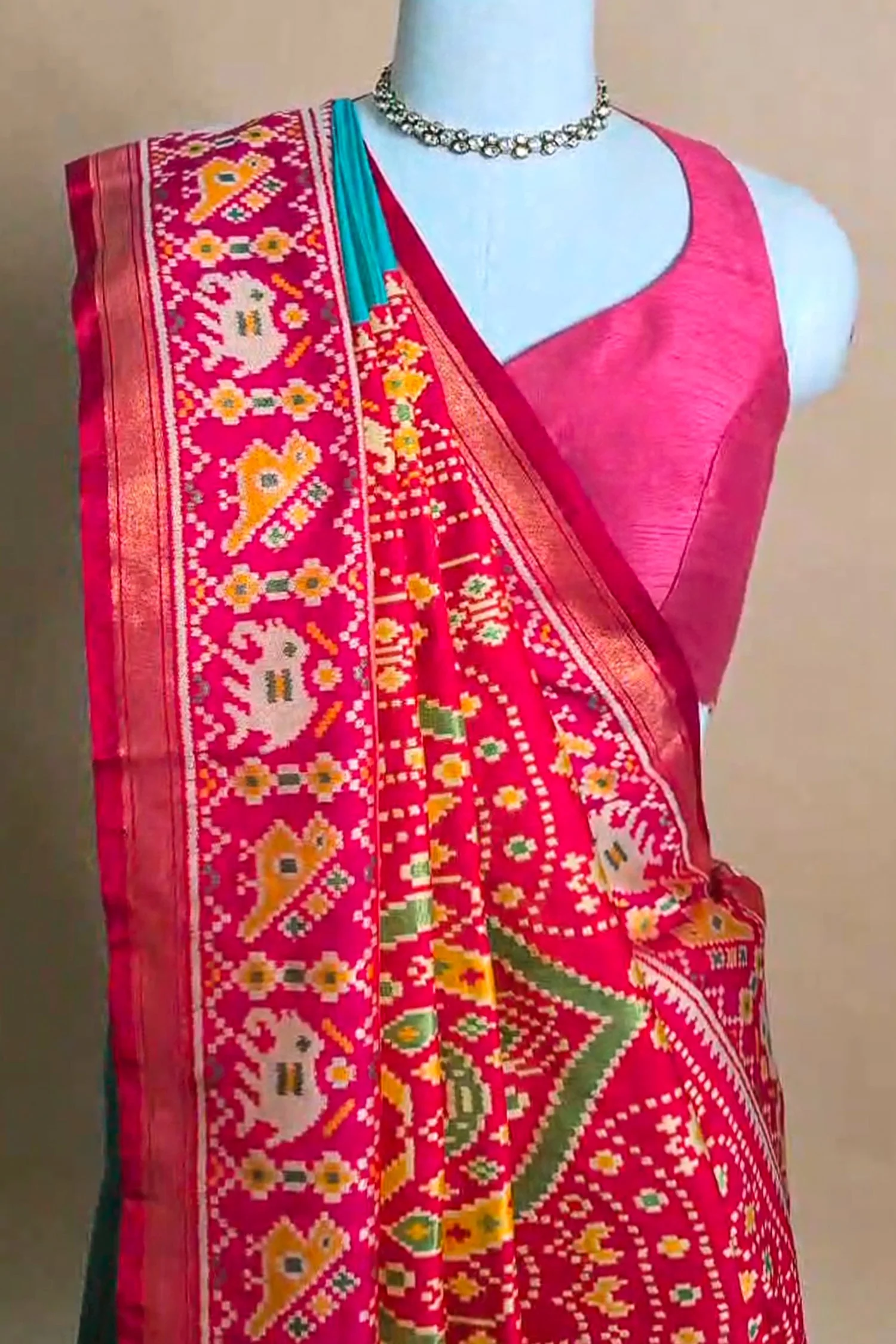 Sea Green Art Silk Saree with Patola Border and Contrast Pallu - Image 5