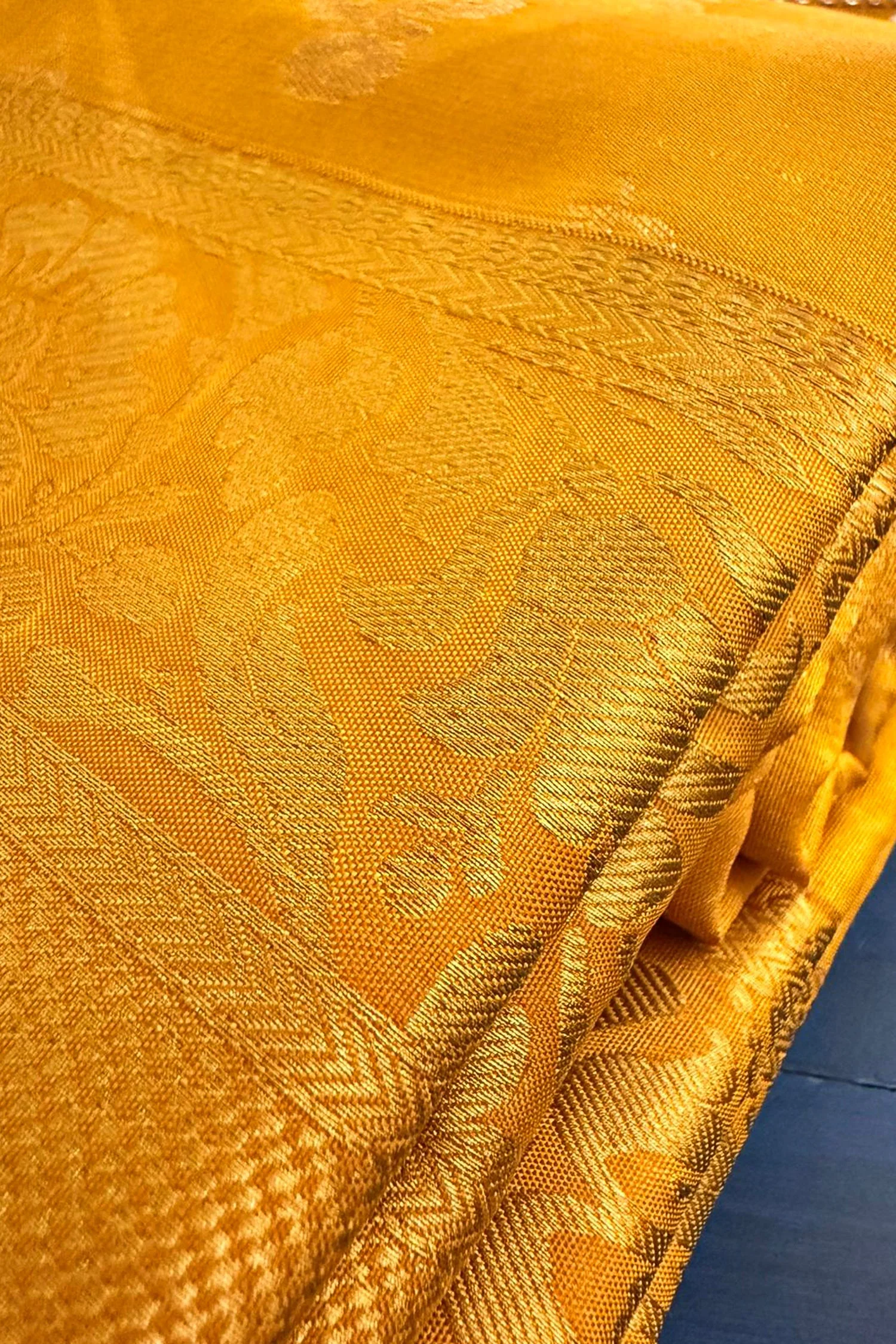 Yellow Kanchipuram Tissue Woven Saree - Image 4